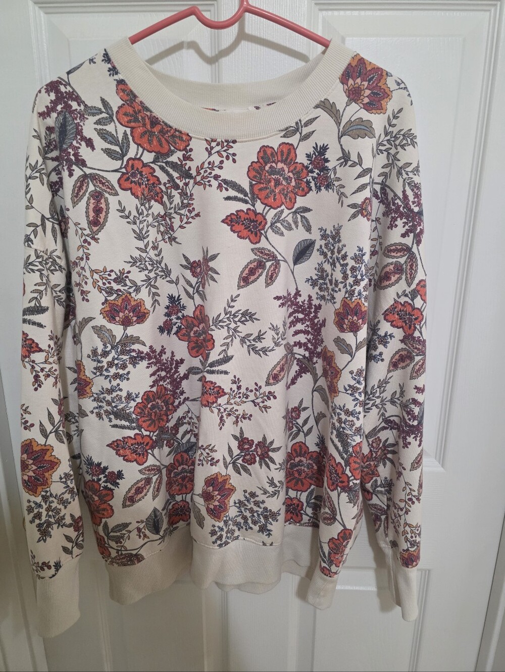Maurices Cream Floral Crewneck Sweatshirt with Flowers